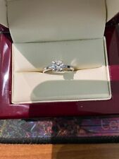 Anello con diamante solitario colore G, purezza VS1 , carati 0,62.