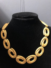 BELLA COLLANA DORATA, LAVORAZIONE PUTECCHIATA