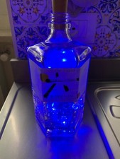 Bottiglia gin Roku con mini luci led all’Interno