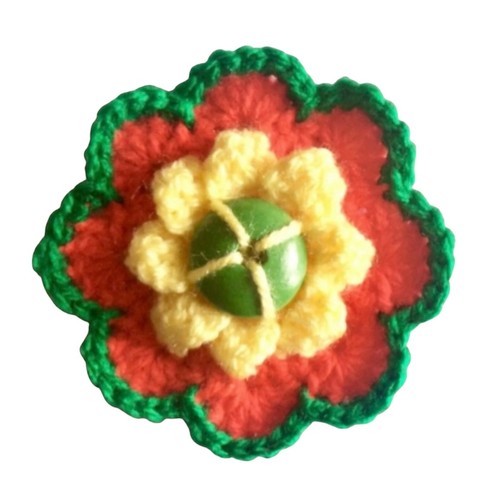 Spilla fiore all'uncinetto