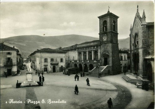 Norcia perugia piazza - norcia,