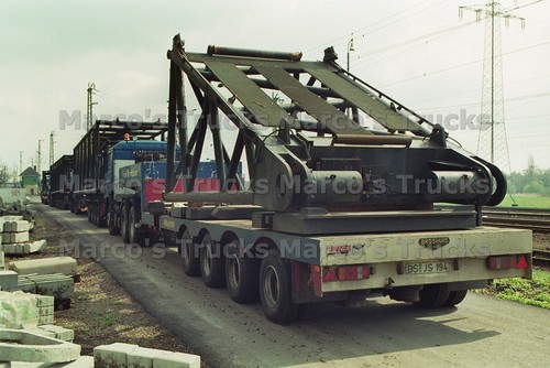Foto camion trasportatore