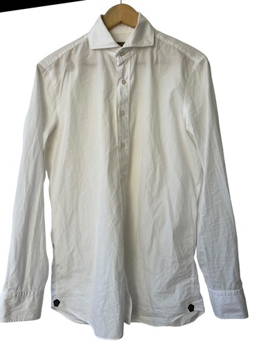 Camicia bianca con bottoni