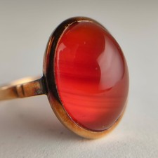 Anello vintage in oro 18 kt con pietra corniola a taglio cabochon 