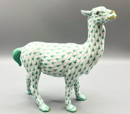 Statuina herend lama rete - lama,
