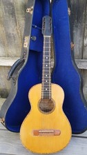 Rara piccola chitarra ukulele