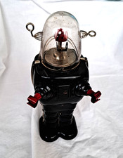 ROBBY ROBOT IN LATTA 1950