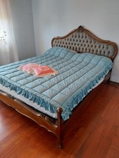 Letto Matrimoniale Con Testiera Imbottita In Velluto . LEGNO NOCE LEGGERMENTE...