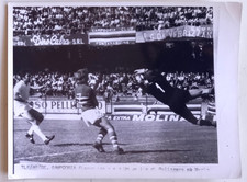 Foto calcio SAMPDORIA-FIORENTINA 0-0 - uscita di Pelizzaro su Merlo - A. P.-N3