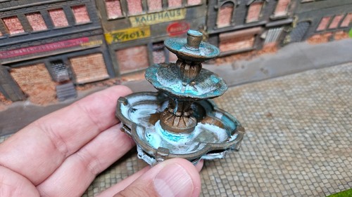 Fontana alt bronze - fontana, di