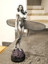 SILVER SURFER WOMAN  Statue