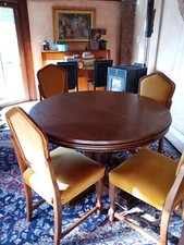 Tavolo tondo con 4 sedie in