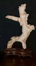 Scultura Corallo "Pelle D'angelo"Bianco/rosa   219 Gr.