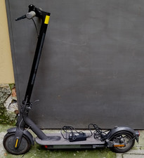 Monopattino MI.COM Electric Scooter Essential + Caricatore