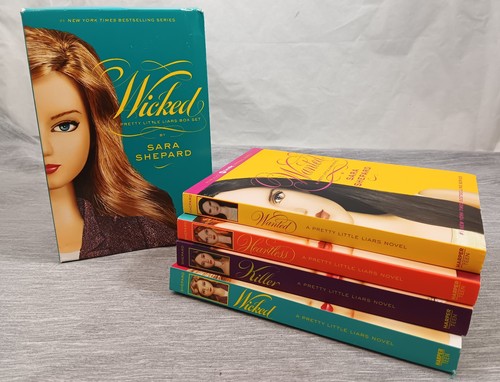 Pretty little liars - little, 4-volume