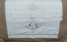 Asciugamani in misto-lino ricamati a mano