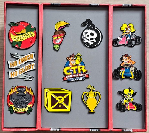 Crash bandicoot pin set ctr - set,