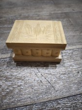 scatola in legno con serratura