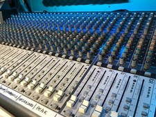 Mackie Onyx 32.4 Mixer analogico 32ch + flight case (usato studio non fumatori)