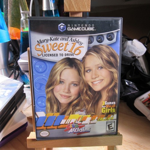 Mary kate and ashley sweet - mary-kate,