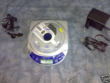 LETTORE COMPACT DISC PORTATILE