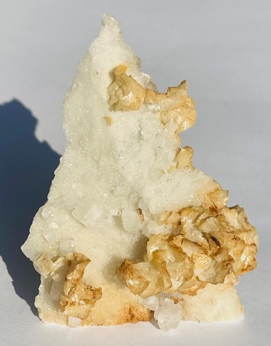 Dolomite selliforme con