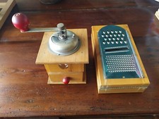 ANTICO MACININO DA CAFFE'+affettaverdure in legno in ottime condizioni 