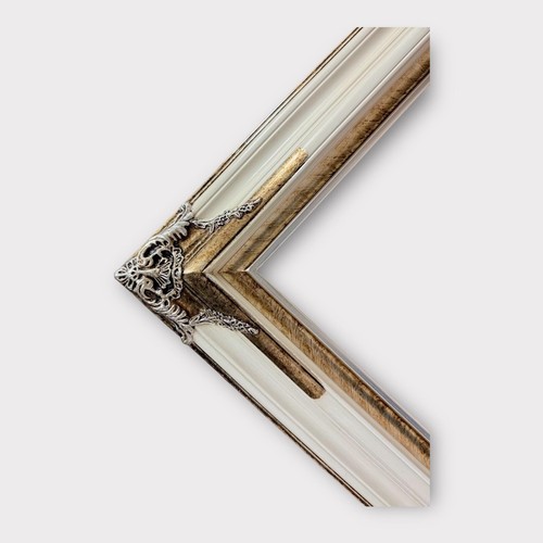 In stock cornice - 18,