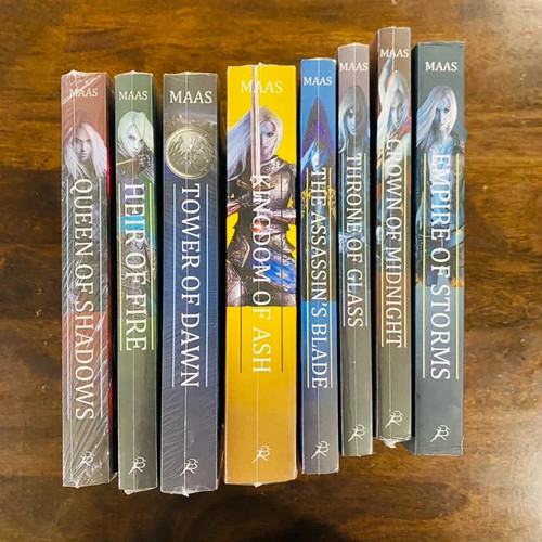 Throne glass book set by - book,