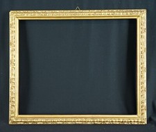 Cornice in legno con applicazioni in gesso, finitura dorata, XIX-XX secolo