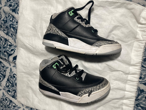 Air jordan retro green glow - jordan,