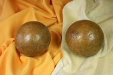 Coppia di sfere di legno