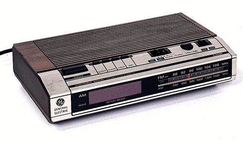 Radio sveglia digitale vintage