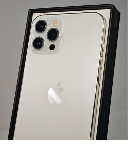 Jailbroken iphone pro max - jailbroken,