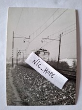 Fotografia Locomotore Elettrico FS E 646 di 2°serie in testa ad un passeggeri 