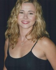 Linda Cardellini Smiling In