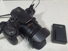 Panasonic Lumix DMC FZ300 PERFETTA - compreso di caricabatteria e 2 batterie