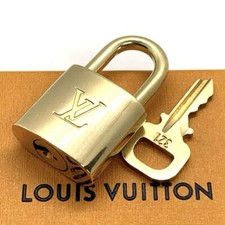 LOUIS VUITTON Lucchetto Lucchetto e Chiave Ottone Oro Numero Autentico Casuale JP Usato