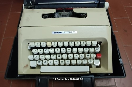 Macchina scrivere olivetti - da,