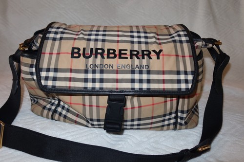 Authentic light wear burberry - light,