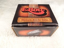 Supporto chitarra Ebow Plus con scatola originale, borsa morbida, manuali, 2 adesivi