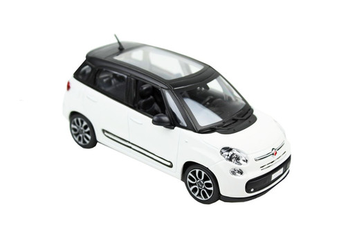 Fiat 500l 2012 bburago - 1/24,