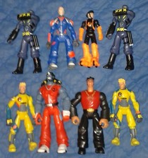 2005 ** SET DI FIGURINE ATOM
