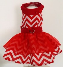 Vestito cane rosso chevron per