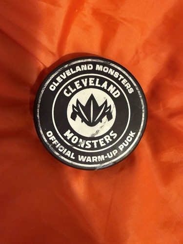 Ahl cleveland monsters puck - puck, di
