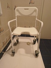 Sedia da doccia per anziani e