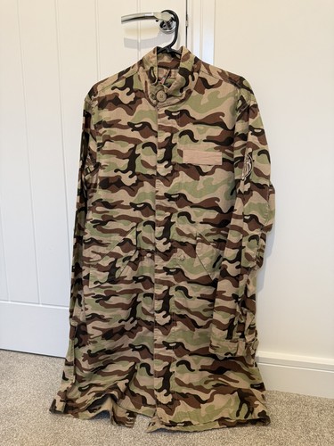 Grazioso parka verde mimetico