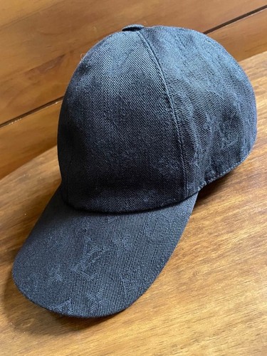 Louis vuitton berretto nero