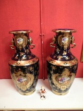 Coppia di Vasi In Porcellana