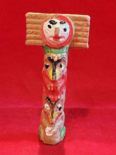 Totem composizione vintage